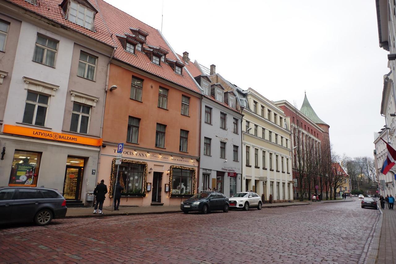 Dream Apartment Near The Old Tower Riga Bagian luar foto